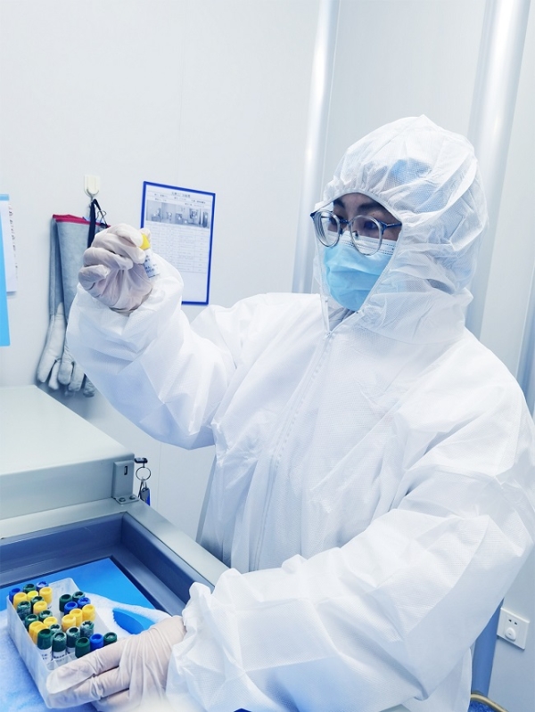 “云游冬奥村”！伊利金领冠20年科研创新引领中国奶粉持续向上