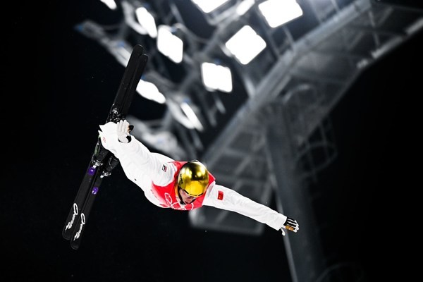  展现中国科技与文化自信，FILA斐乐助力自由式滑雪空中技巧混合团体成功夺银