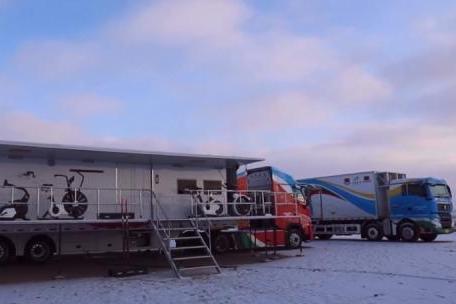  青岛英派斯将运动器械搬上中国首辆“雪蜡车”