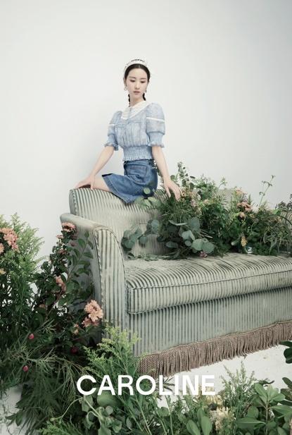  欣贺CAROLINE女神节携手品牌大使陈都灵｜演绎「丛灵之旅」时装大片