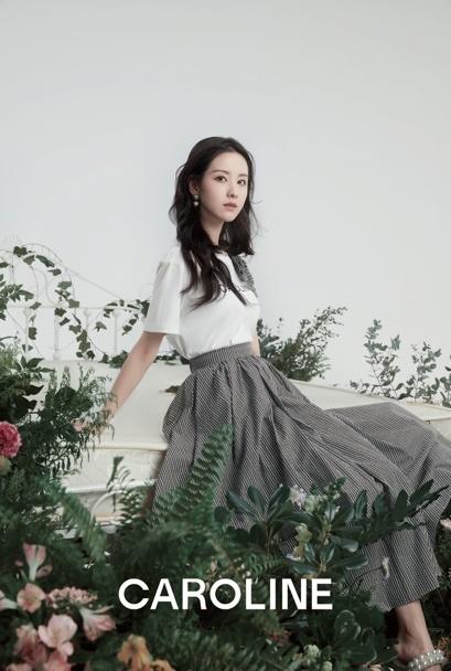  欣贺CAROLINE女神节携手品牌大使陈都灵｜演绎「丛灵之旅」时装大片