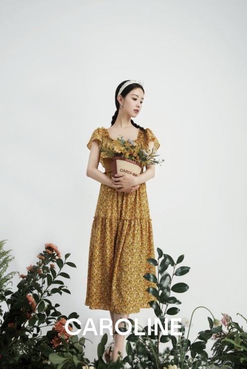  欣贺CAROLINE女神节携手品牌大使陈都灵｜开启「丛灵之旅」