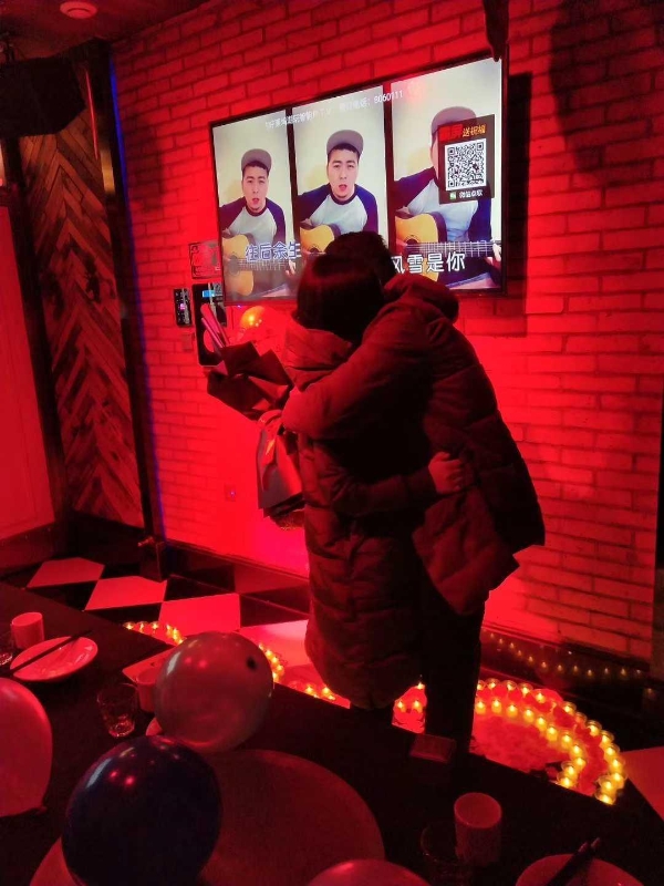  爱聊APP聊天广场丨脱单这件事，可以很简单！