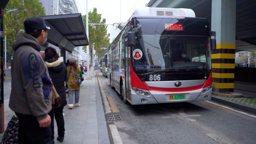  武汉公交“江湖地位”为何这么稳？多种新能源公交赋能城市发展