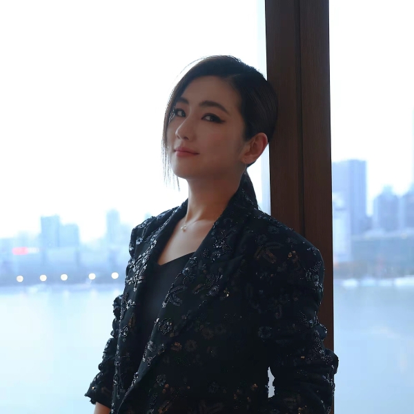 春暖花开，和Selina一起邂逅甜蜜！