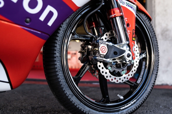 2022世界摩托车锦标赛：布雷博创新制动系统 - 碳制动盘、卡钳和主缸
