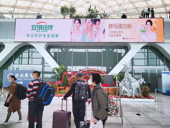  生意不好就一定要整柜台？品牌方是守还是攻？