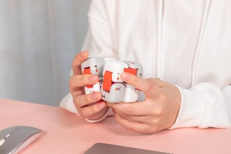 小米新品指尖积木PLUS PLUS PLUS，减压神器玩转指尖艺术 