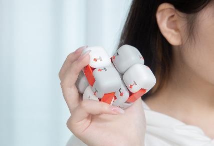 小米新品指尖积木PLUS PLUS PLUS，减压神器玩转指尖艺术 