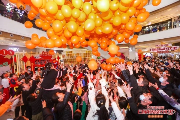  白象高汤体验馆引爆郑州，百城巡游让“中国味，遍天下”