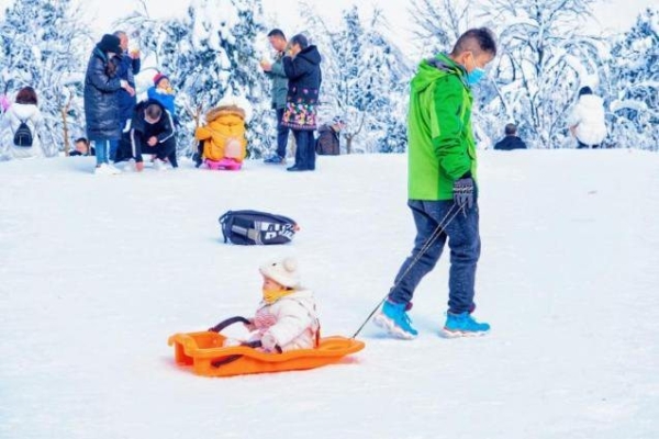  线上线下千万级冰雪热潮！瓦屋冰雪打造巴蜀冰雪奇缘！