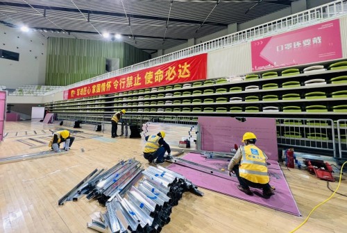  上海市青浦区体育文化中心方舱医院启用