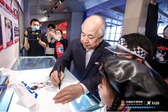 百万少年齐问天，书写大国太空梦！特步儿童引领大国少年与中国航天同行，向星辰起航