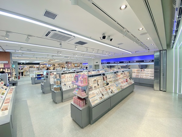  AKF&三福碰撞时尚新火花，快来线下打卡吧！