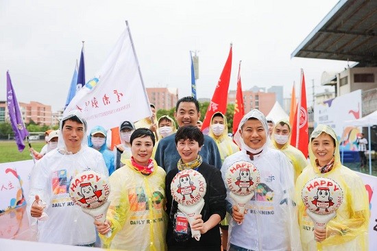  用奔跑传递健康生活，奔跑彩云南九大高原湖泊领跑赛在昆明圆满落幕