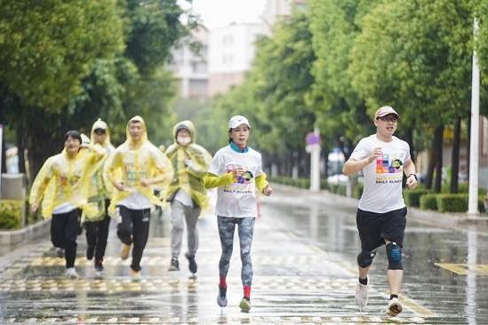  用奔跑传递健康生活，奔跑彩云南九大高原湖泊领跑赛在昆明圆满落幕