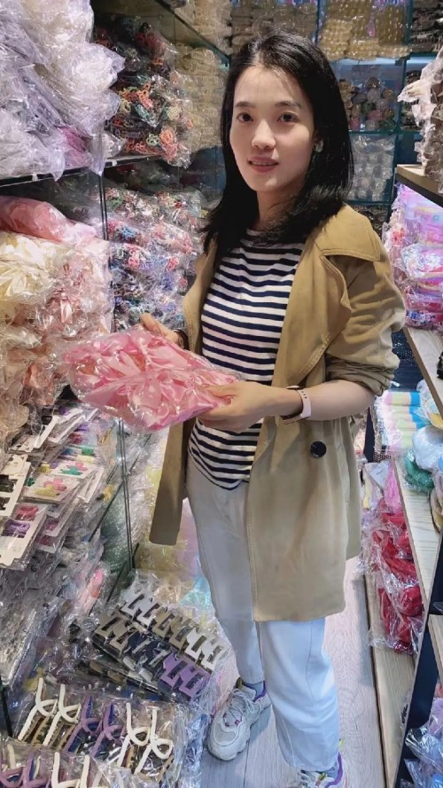  义乌厂长花26万元买下MCN机构，走播一年还清300万债务