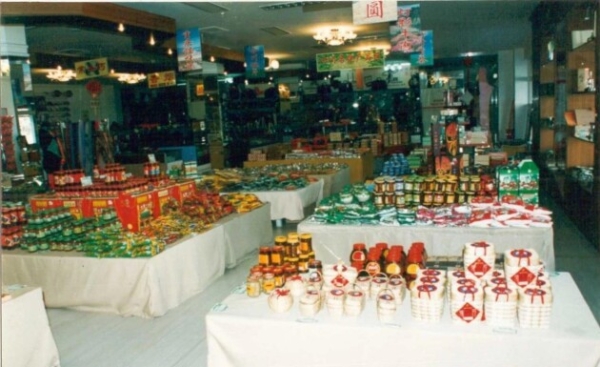  从拉车搭板卖货做成川货连锁品牌，川名堂创始人刘兵做了哪些出人意料的举措？