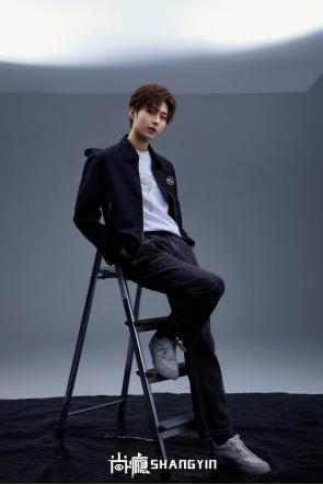  多位明星演绎VICUTU22春夏x山海经系列