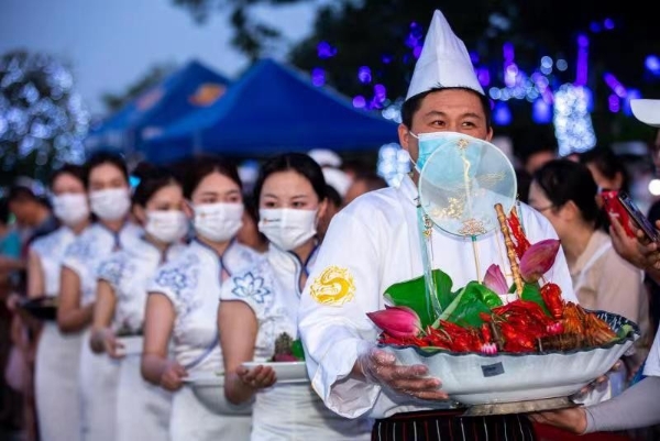 盛夏之约 情归荷处 第十四届高淳固城湖水慢城荷花旅游节开幕