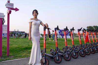 智慧建设 文化传承丨九号轻骑共享滑板车正式入驻济南花YoungPark
