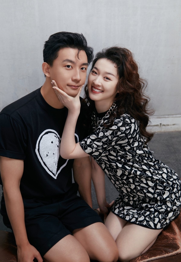 ochirly欧时力携手多领域代表人物在黑白之间解读独特自我