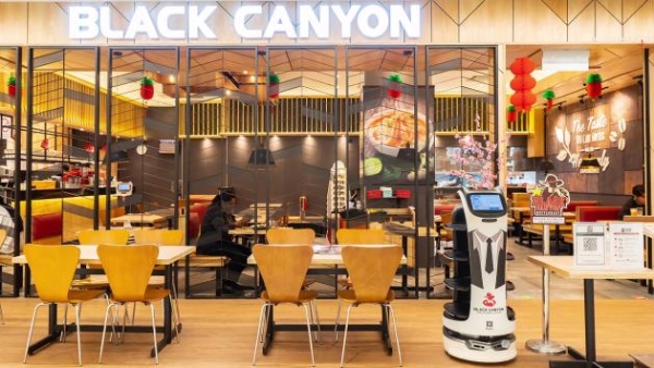  持续火爆马来西亚，普渡机器人“贝拉”上岗Black Canyon餐厅