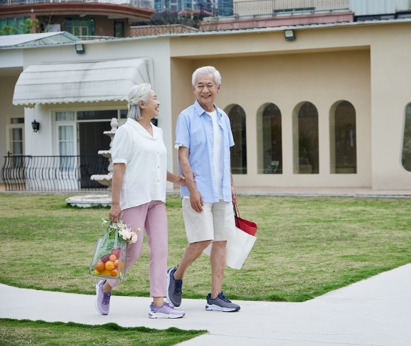 足力健老人鞋产品升级、服务升级、营销升级