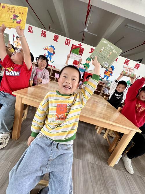  不一样的儿童节 华润怡宝为海原、清流孩子们送出“百所图书馆计划”礼物