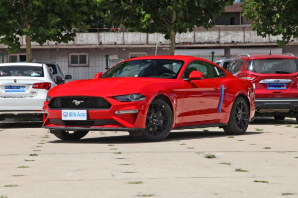 福特Mustang释放桀骜不驯的力量，燃起驾驶热情