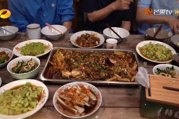 《向往的生活6》黄小厨的猪肉馅饺子，美味的秘诀竟然是它！
