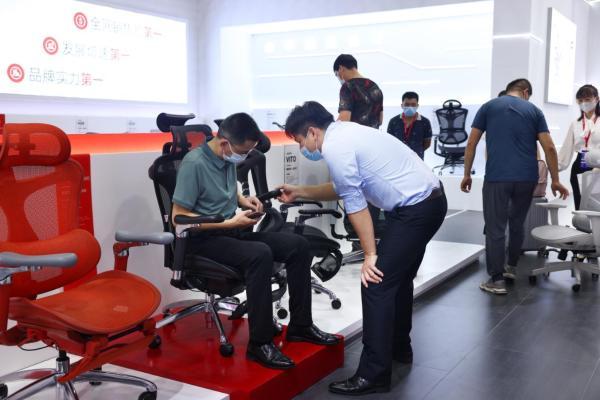 广州家博会开幕 西昊人体工学携三大系列20款产品震撼登场！