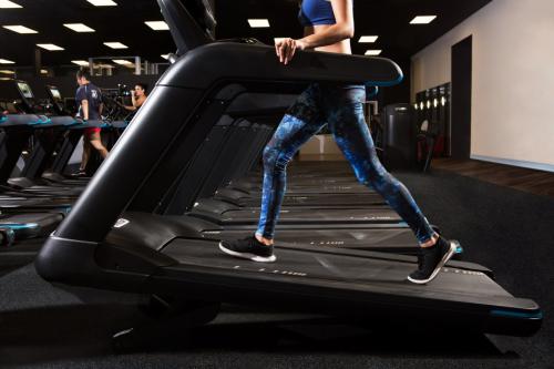 商用健身器材品牌Precor必确跑步机，让你科学机跑！