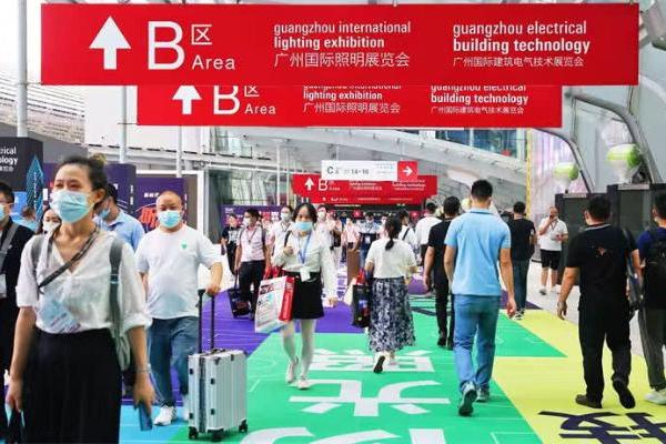 2022光亚展「消费升级与商业帝国」商业空间设计与照明艺术高峰论坛圆满举行