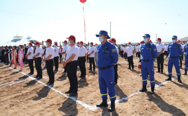 准格尔旗第三届库布齐沙漠汽车越野场地赛完美收官