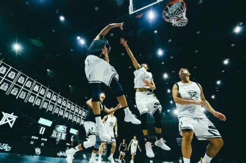 安踏发布“要疯”新LOGO 中国草根篮球赛事再升级