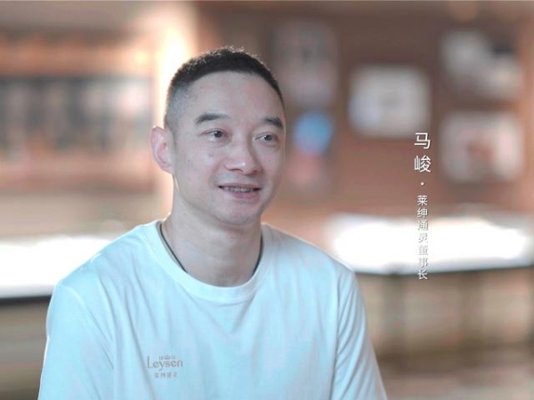 “蓝火真心钻”守护“爱与希望”，莱绅通灵树立珠宝品牌公益支教新典范