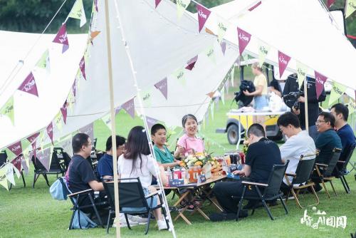 中秋露营日，科大讯飞与飞粉共享团圆时刻