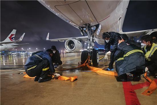 东航在上海系留飞机115架 全力做好台风“梅花”防御应对工作