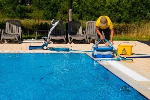 泳池清理机器人，向无线智能进化