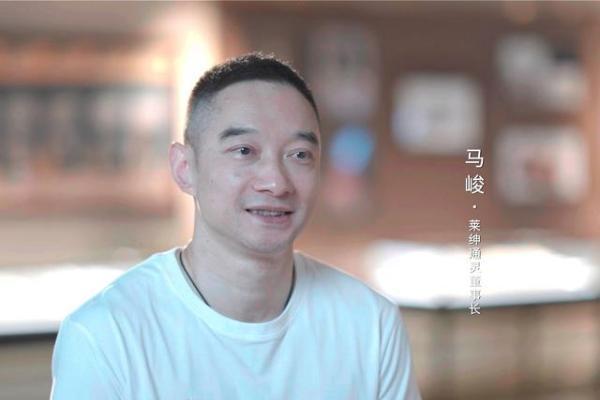 “蓝火真心钻”守护“爱与希望”，莱绅通灵树立珠宝品牌公益支教新典范