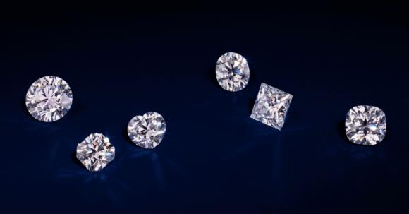 独特灵动的璀璨之星| Blue Nile Astor™系列钻石闪耀呈现