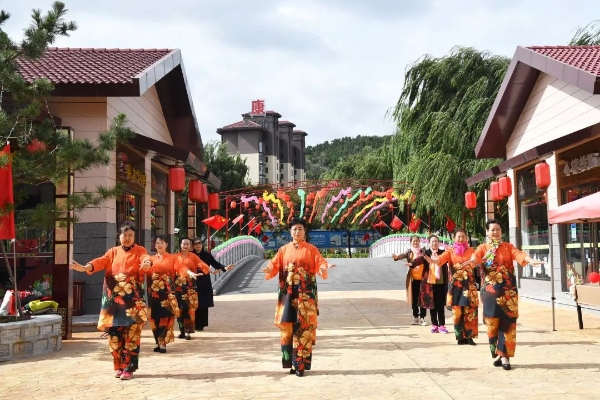 南山旅游景区精彩继续，恰逢重阳，暖心献礼！