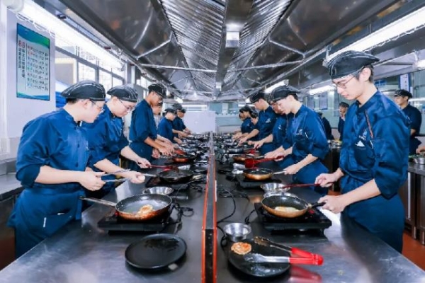 一金三银！宝山技工学校烹饪系师生在深圳技能大赛上喜获佳绩！
