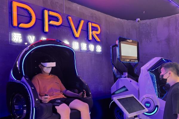 消费级VR贴身肉搏，大朋E4与PICO 4你会选谁？