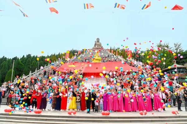 南山旅游景区国庆首日游客满园，缤纷活动精彩过节！