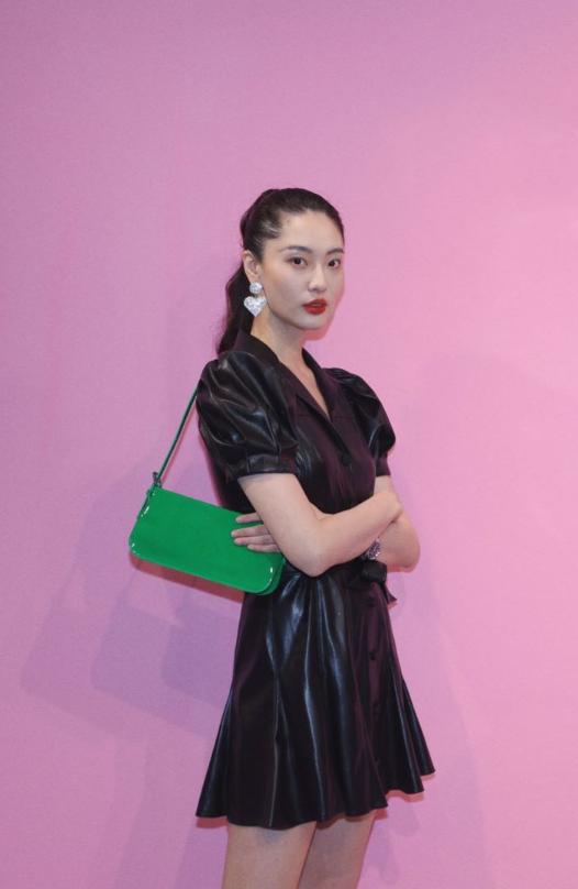 alice + olivia 2022秋冬系列——以Vegan Leather诠释多面女性