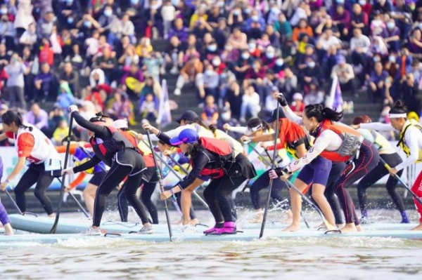 550余人在开州汉丰湖同时划桨 创造了国内新纪录