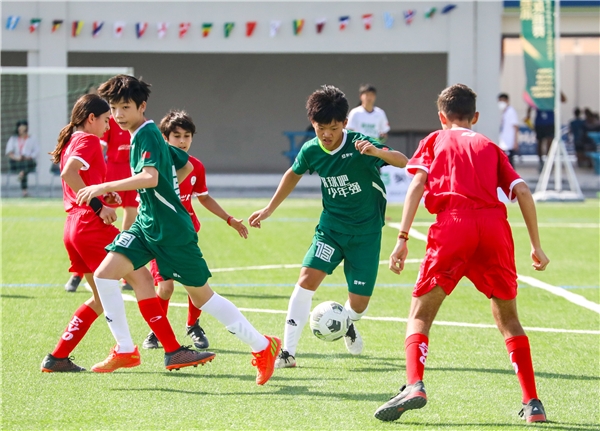 中卡青少年友谊赛“要强”开赛 蒙牛持续助力中国青少年足球事业