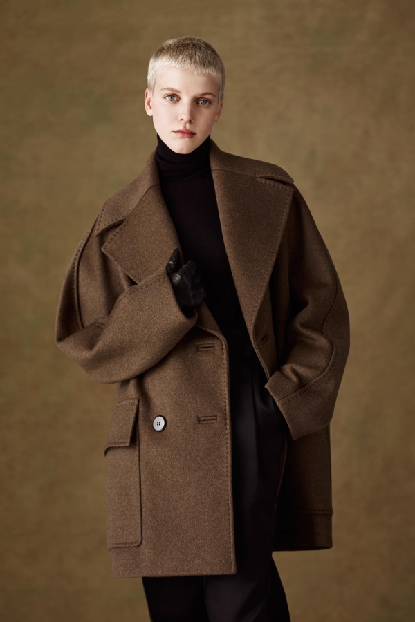 雕刻时光：Max Mara Atelier 2022 秋冬系列的现代精神